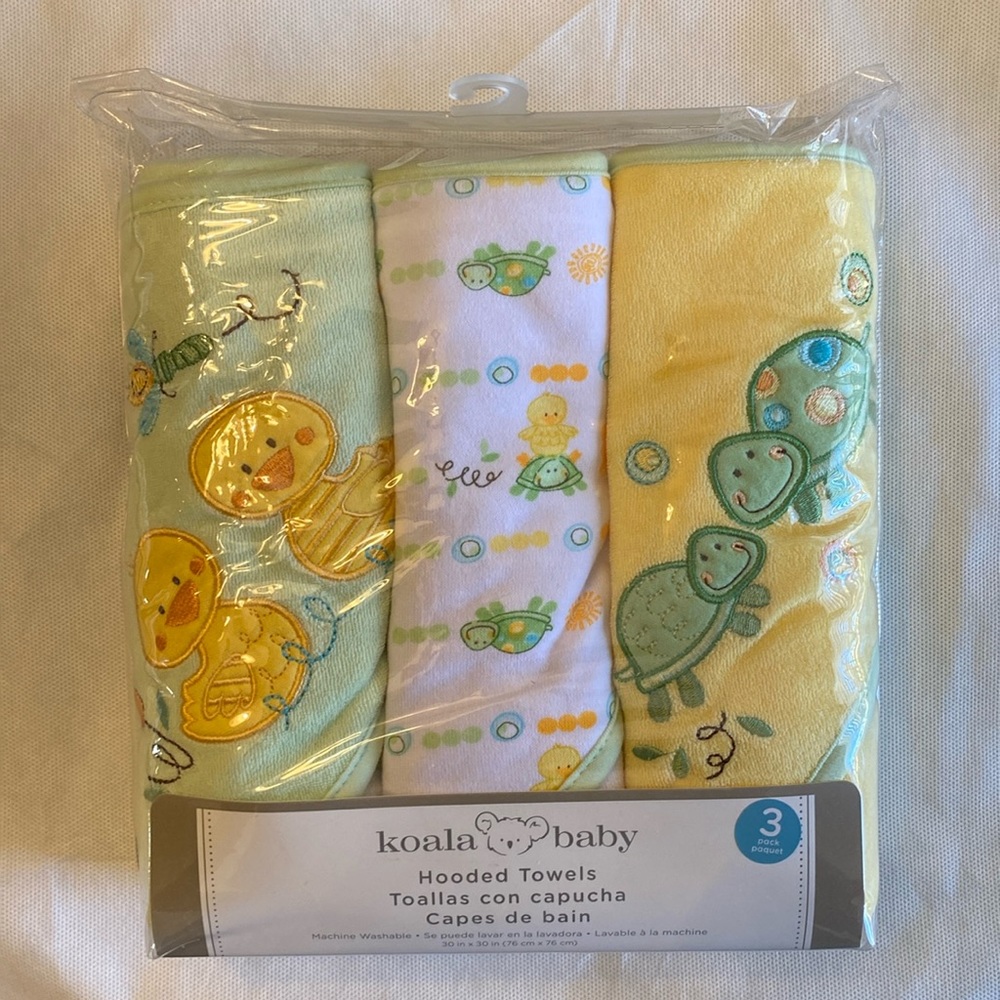 (NEW-Never opened)Three pack Koala baby hooded towel set